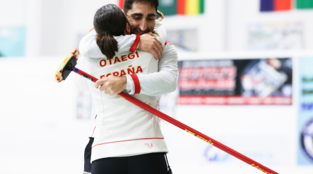 España logra el ascenso al Mundial de Dobles Mixtos