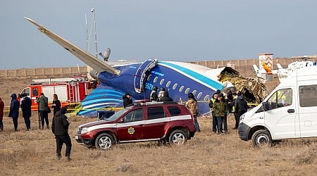 What data shows about surviving a plane crash