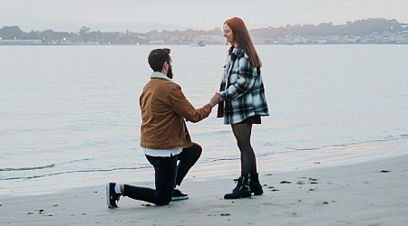 21-year-old rejects boyfriend's marriage proposal in Hawaii because it wasn't lavish enough: 'I hope you’re not about to propose to me right now'