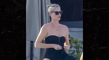 Charlize Theron Heats Up Mexican Beach Ahead of New Year's Eve