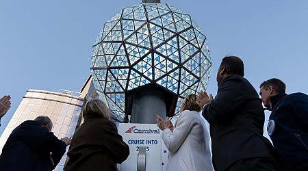 Times Square ball takes final test for New Year's Eve