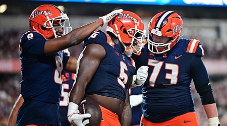 Illinois beats South Carolina 21-17 for 10th win