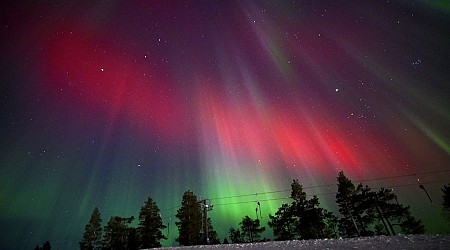 New Year's northern lights delight as powerful solar storms spark auroras across central US and Europe (photos)