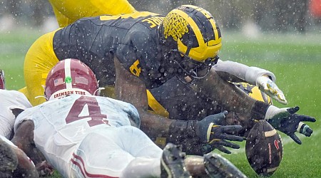 Michigan defense dominates Alabama in 19-13 win