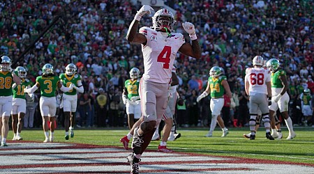 Ohio State answers critics with rout of Oregon in CFP quarters