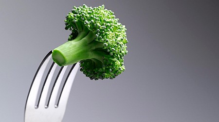 Broccoli sold by Walmart in 20 U.S. states recalled over listeria risk