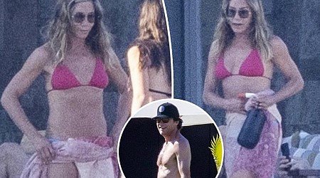 Bikini-clad Jennifer Aniston hangs with Jason Bateman at Cabo pool