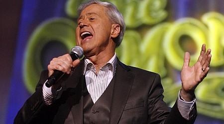 Wayne Osmond, singer and guitarist for The Osmonds, is dead at 73