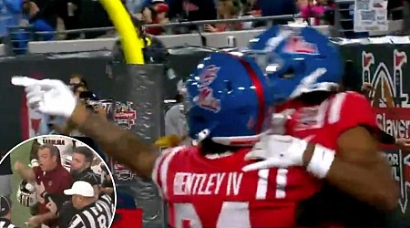 Ole Miss receiver Juice Wells mocks former South Carolina coach with touchdown celebration