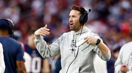 Patriots' special teams coordinator defended team's fans after boos