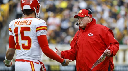 Chiefs Stranded on Airport Runway Less Than 24 Hours Before Week 18 Game vs Broncos