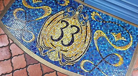 I had a holiday lunch at Disney's invite-only Club 33 and it made me see why someone would sue to keep their membership