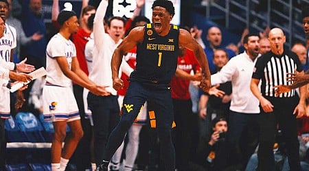 West Virginia gets first ever win at Kansas with last-second 62-61 victory