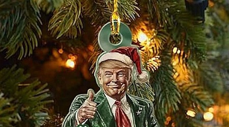 Sonderbare Fanartikel - Mit Parfum und Weihnachtsschmuck macht Trump jetzt ordentlich Kasse