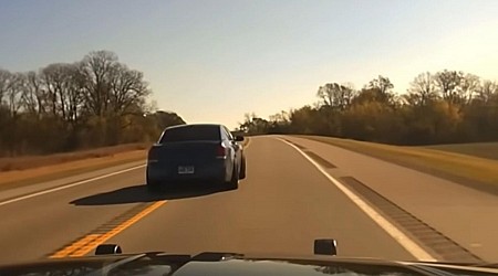 Hellcat Chrysler 300 Runs From Police At 174 MPH