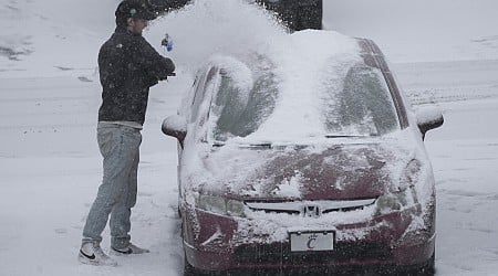 US winter weather: Schools and government offices shut in several states