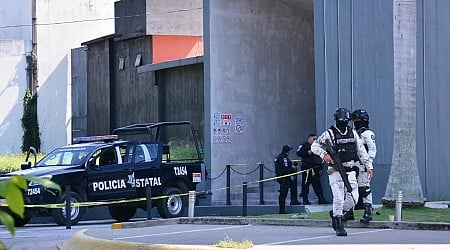 Gunmen open fire on customers at bar in Mexico, killing 5 and wounding 7