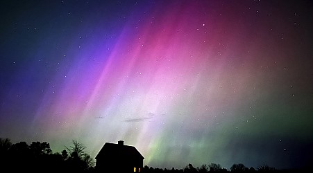 Northern lights may brighten some New Year's skies over the U.S.