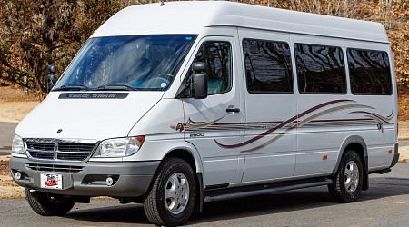 24k-Mile 2006 Dodge Sprinter 2500 w/Wheelchair Lift