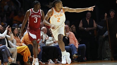 College basketball scores, winners and losers: Tennessee stands as last undefeated team one day into SEC play