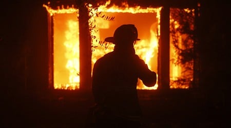 California Entrepreneur Asks For 'Private Firefighters' to Protect Home