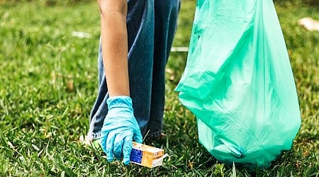 Entitled resident throws a lawn party and trashes neighborhood as a result, neighbor collects the garbage for her, only to dump it all at her doorstep: ‘What did you really expect?’