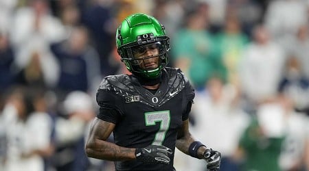 Evan Stewart Will Return to Oregon for Senior Season, Won't Enter 2025 NFL Draft