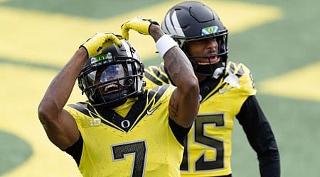 Oregon's Evan Stewart puts NFL Draft on hold, giving Ducks much-needed experience in WR room for 2025 season