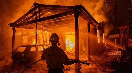 California wildfires live updates: 5 dead as blazes spread to Hollywood Hills, over 100,000 evacuated