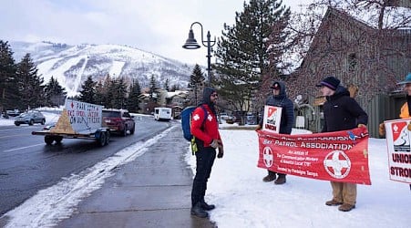 Striking ski patrollers at the biggest US resort return to work claiming victory