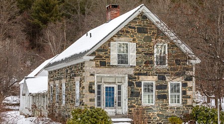 Vermont home of late 'First Wives Club' author listed for $450k