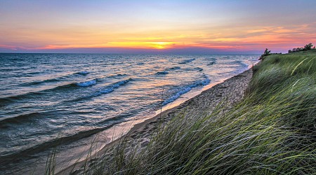 Internet Stunned as Viral View Reveals Unexpected Reality of Lake Michigan