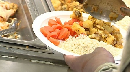 Fort Carson opens dining facility to media after outcry over reported low-quality food