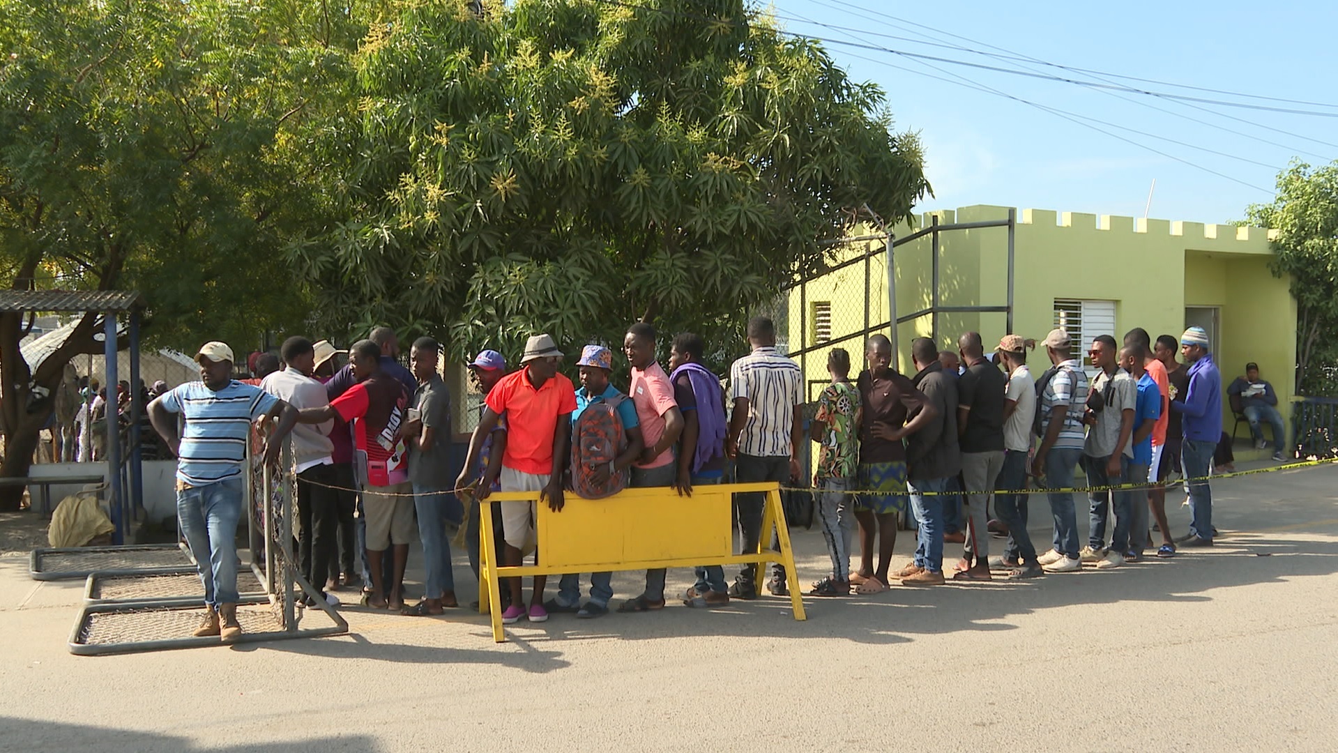 Al Jazeera films Haitians being deported back across border into chaos