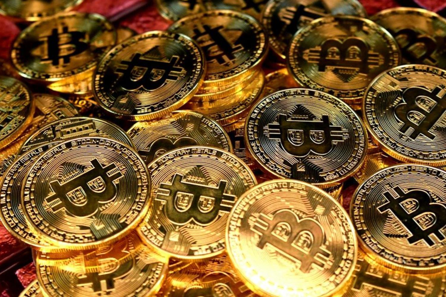 Le Bitcoin bat un nouveau record, avec un pic à plus de 70 000 $