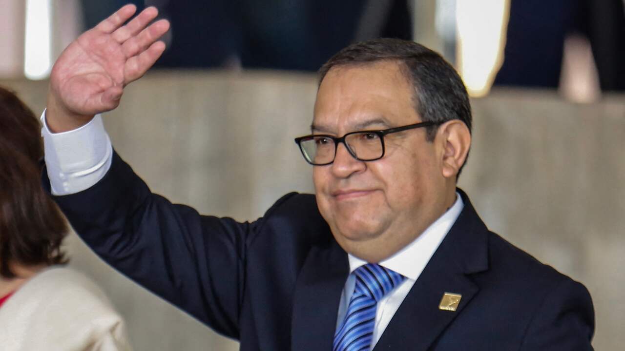 Premier Peru stapt op nadat hij een vrouw uit liefde werk zou hebben beloofd