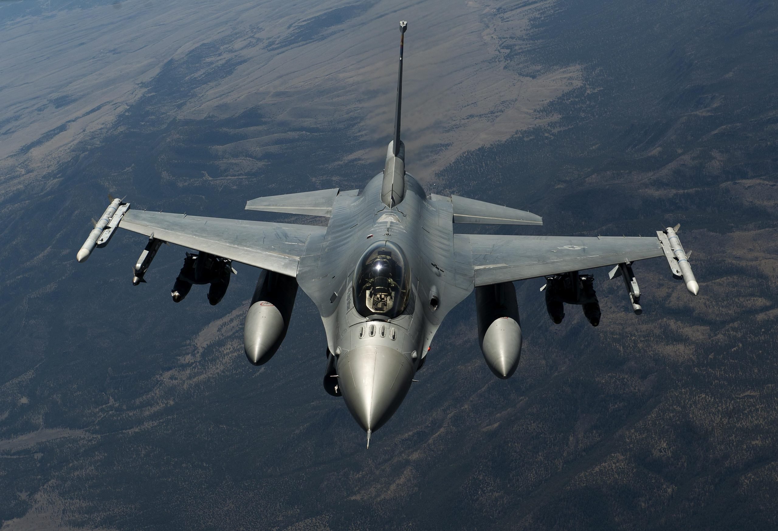 Argentina queda a un paso de comprar 24 cazas F-16 para la Fuerza Aérea