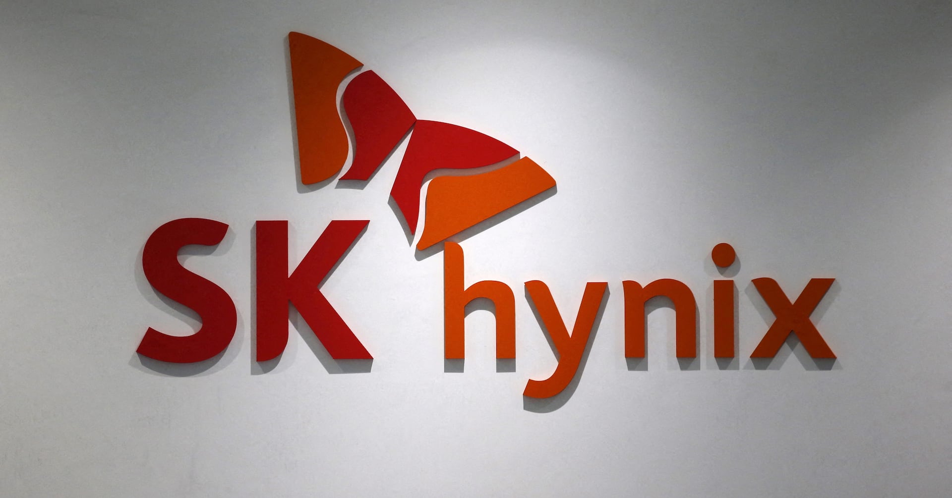 SK Hynix says it will invest ~$3.87B in an advanced packaging plant and R&D facility in Indiana to mass-produce high-bandwidth memory chips starting in H2 2028 (Joyce Lee/Reuters)