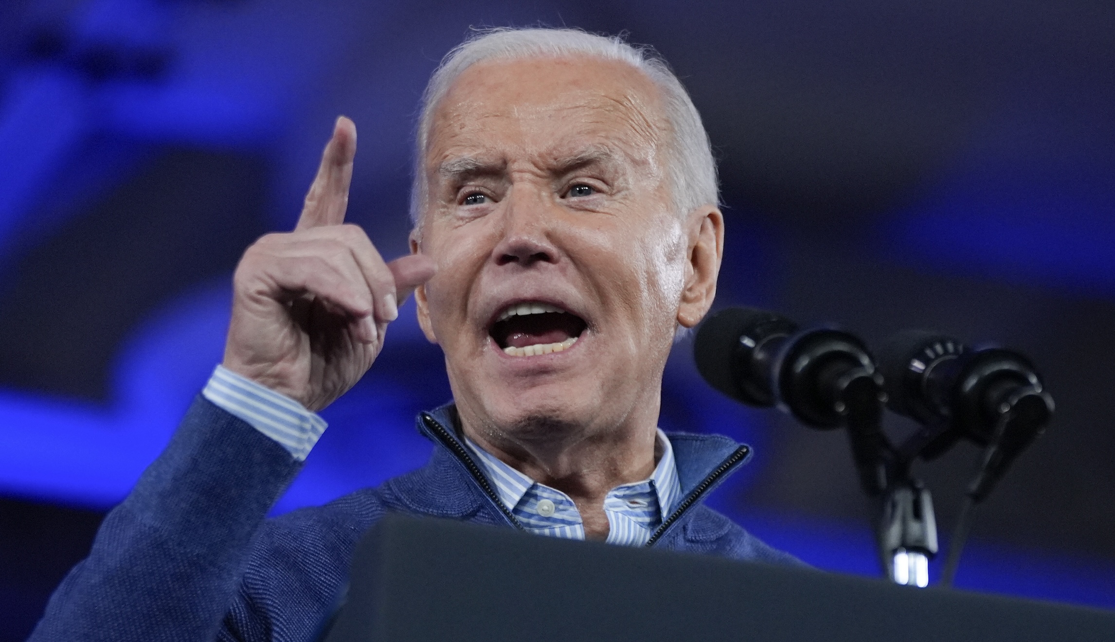 Biden capitalizes on Trump in court and touts tax plan in Pennsylvania