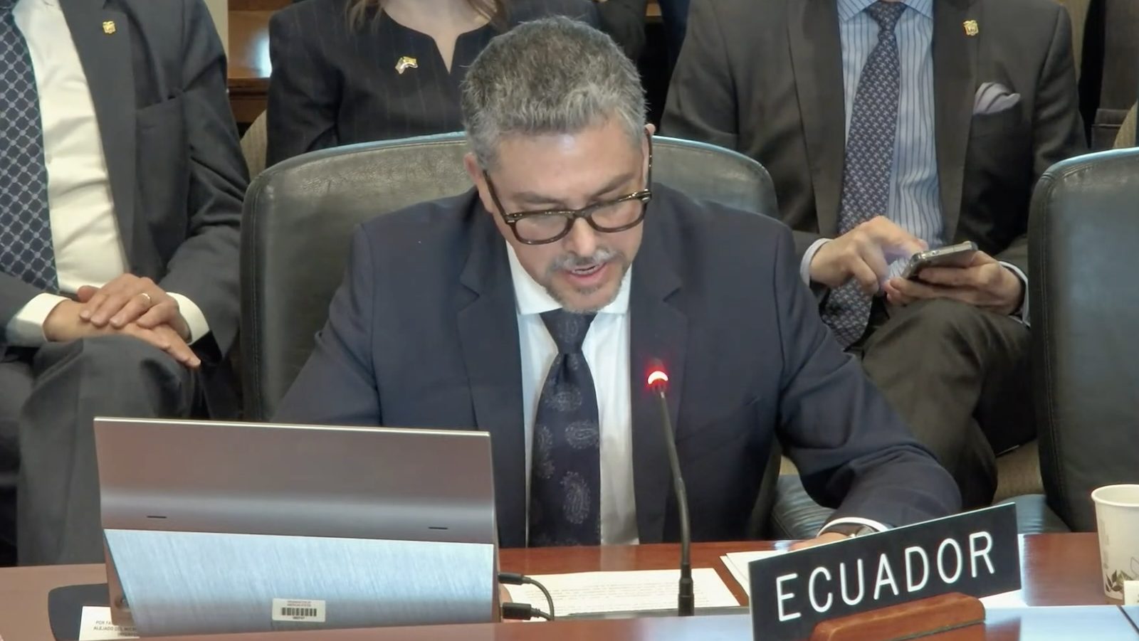 Ecuador pide que se revisen y actualicen las normas de asilo político durante la sesión del Consejo Permanente de la OEA