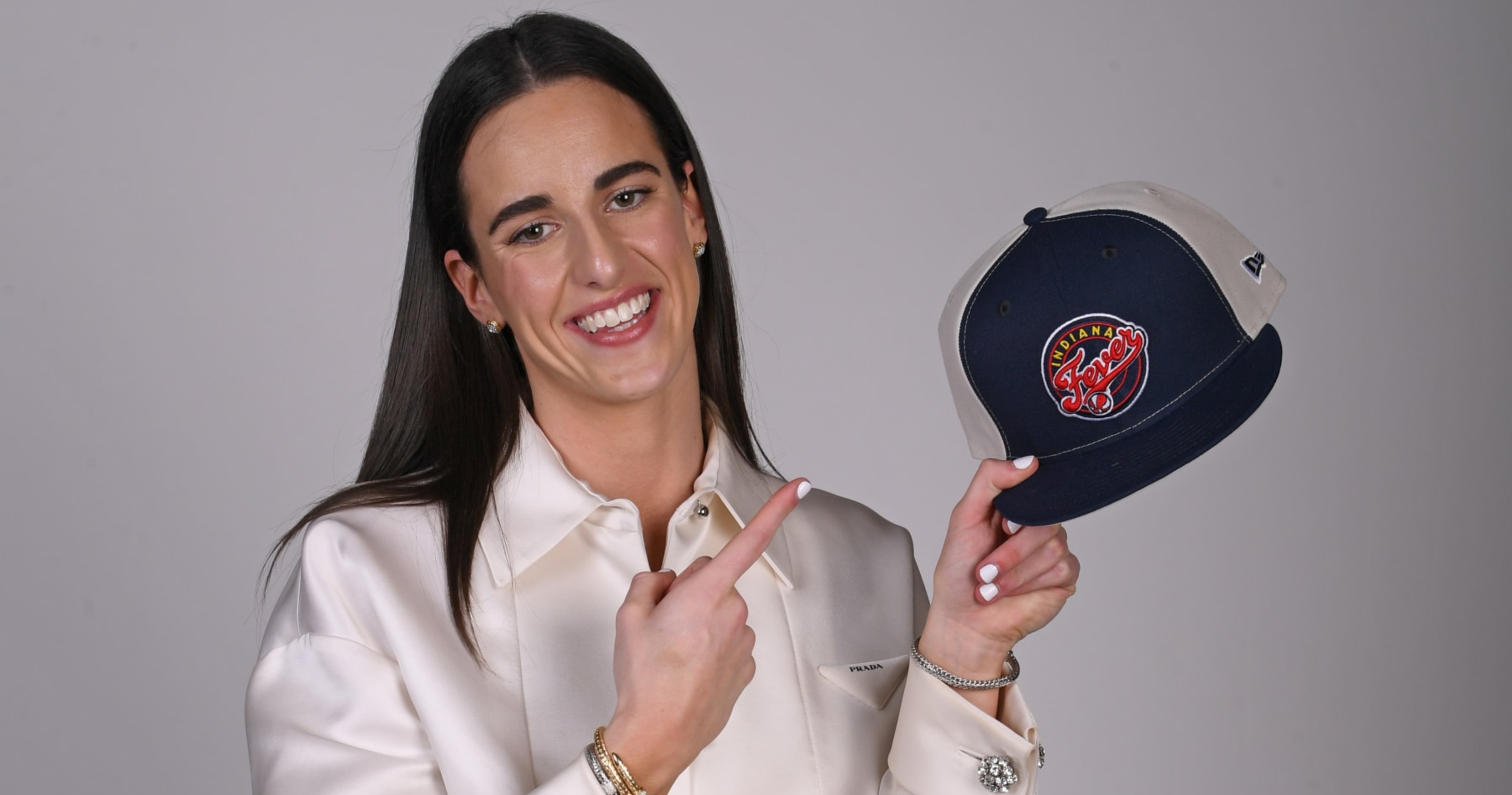 Caitlin Clark's Fever Jersey Sells Out of Most Sizes in 1 Hour During 2024 WNBA Draft