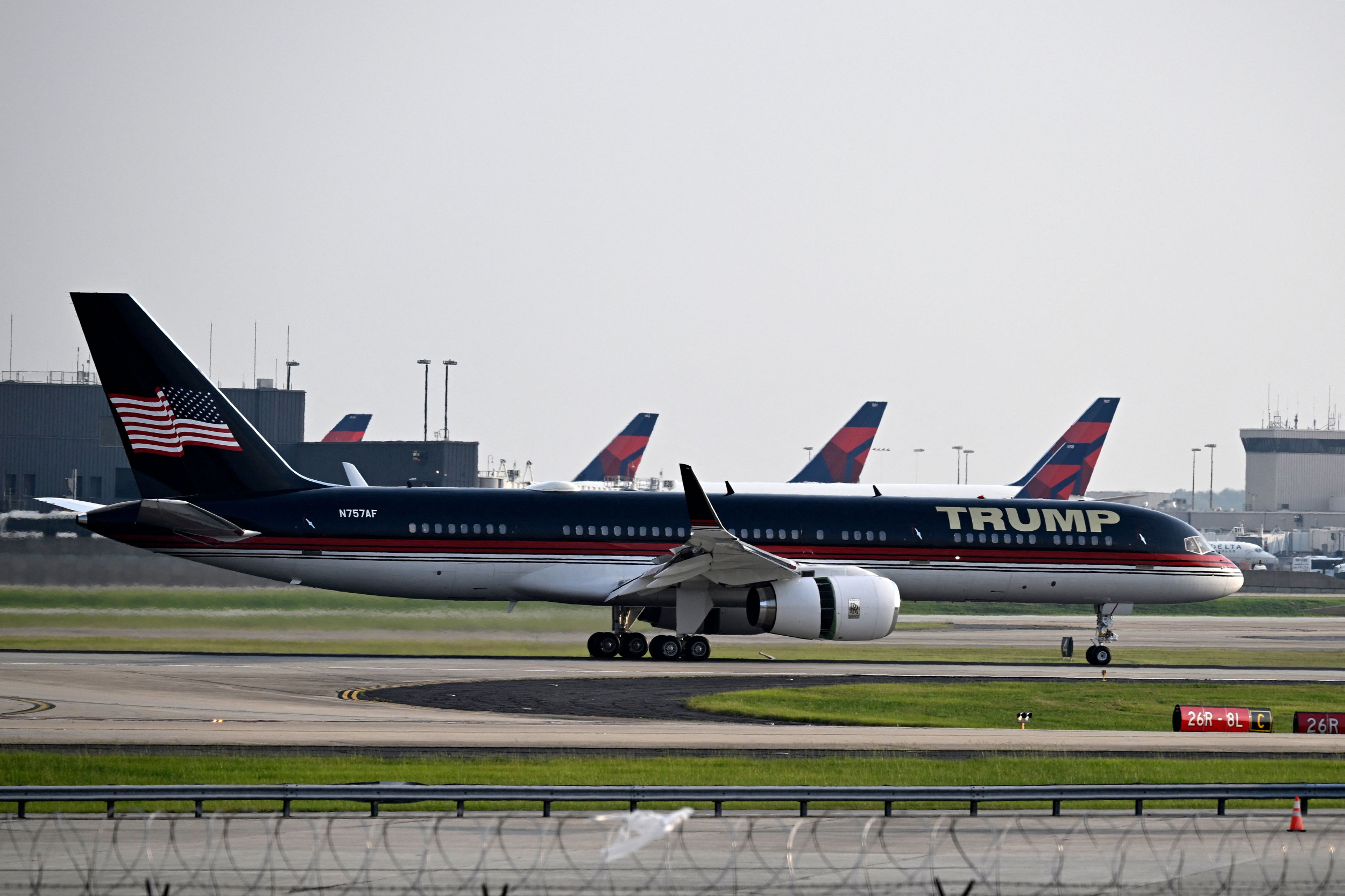 Donald Trump's Plane 'Grounded', Photo Shows
