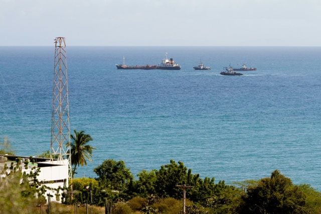 Gli Stati Uniti ripristinano le sanzioni petrolifere contro il Venezuela