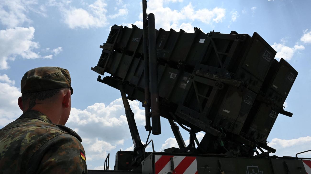 Krieg in der Ukraine: Nato-Länder sagen der Ukraine weitere Luftabwehrsysteme zu