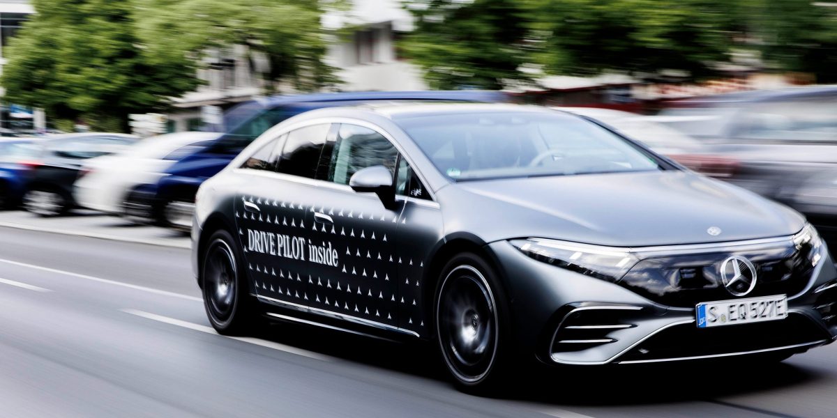 Mercedes becomes the first automaker to sell autonomous cars in the U.S.
