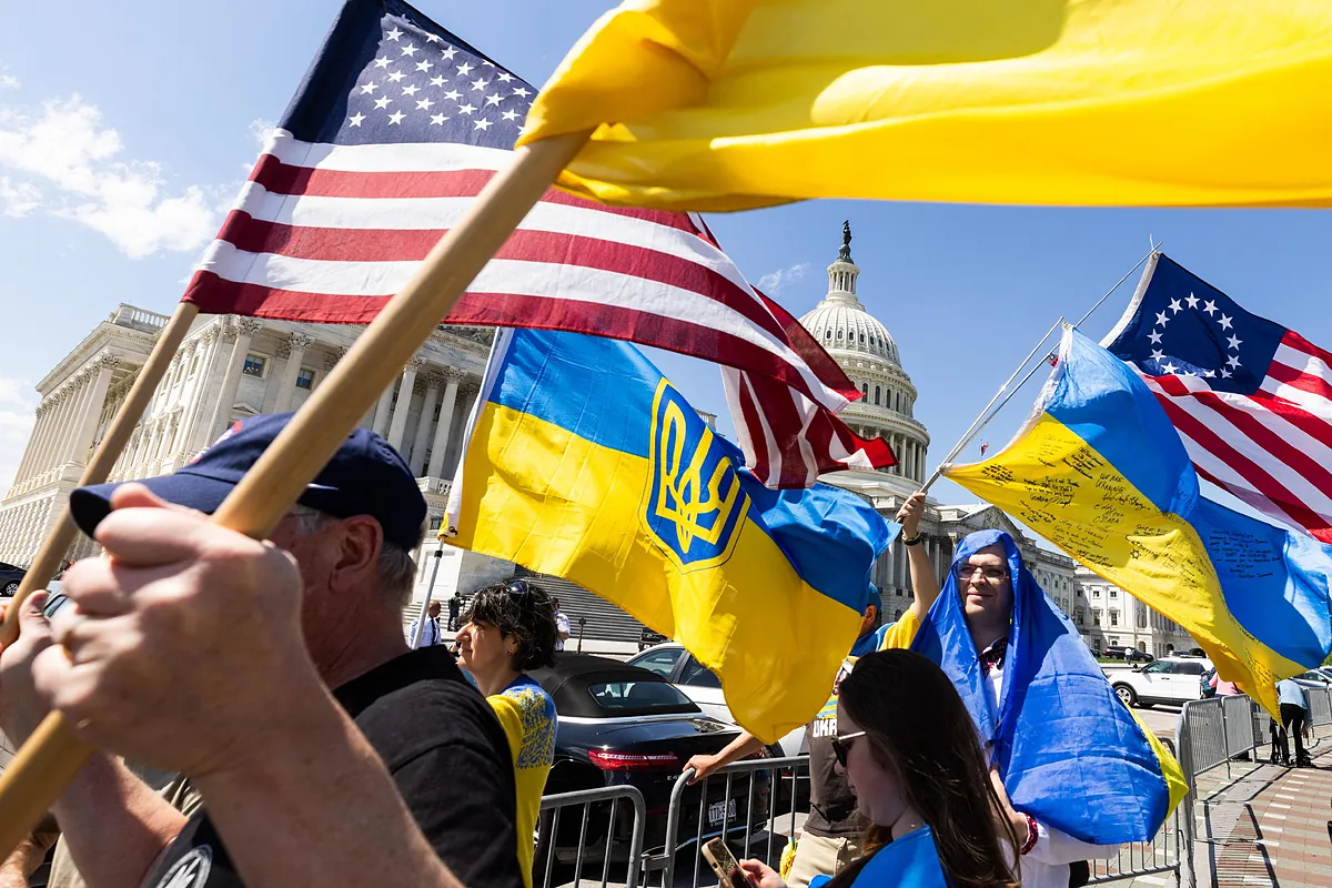 EEUU estudia el envío de más asesores militares a Ucrania
