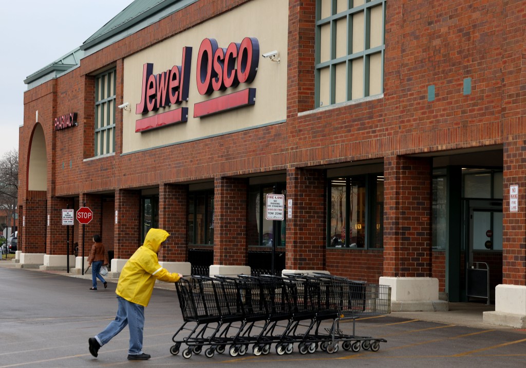Kroger, Albertsons to sell more Illinois stores in merger plan
