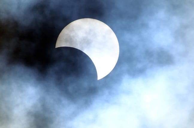 Solar eclipse darkened skies, dampened internet traffic