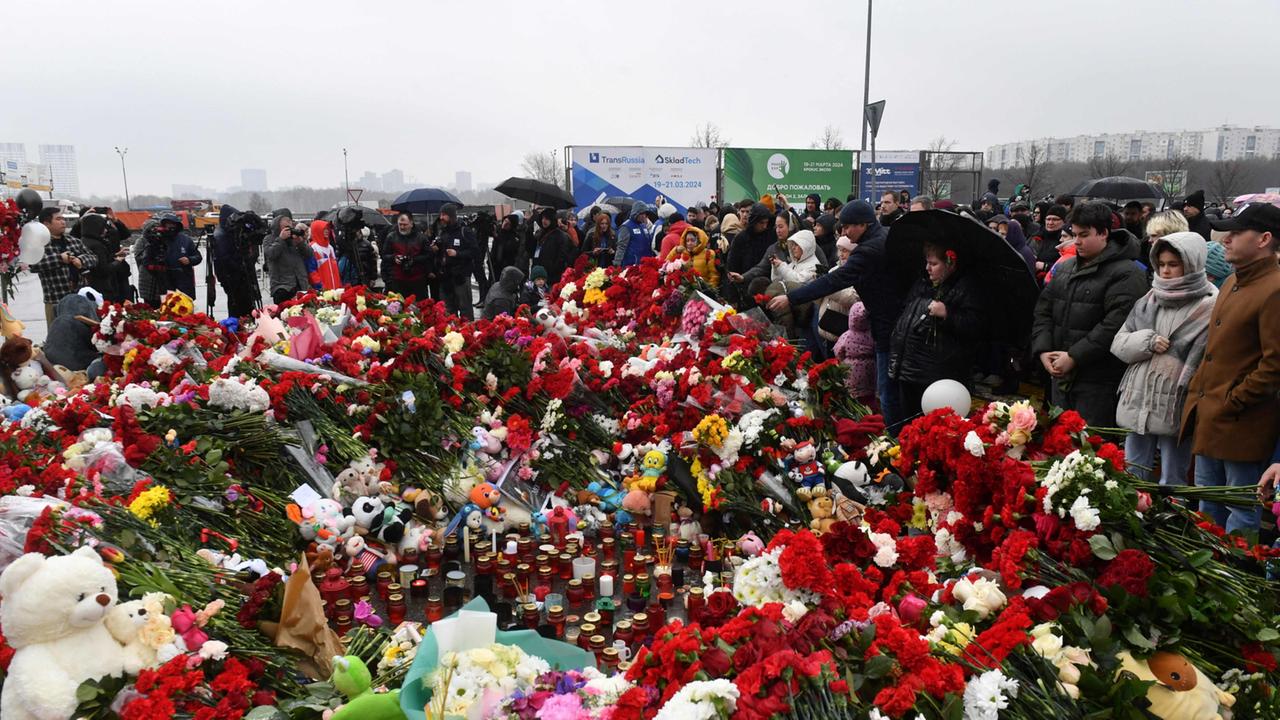 Nach Anschlag nahe Moskau: Russland legt Staatstrauer ein