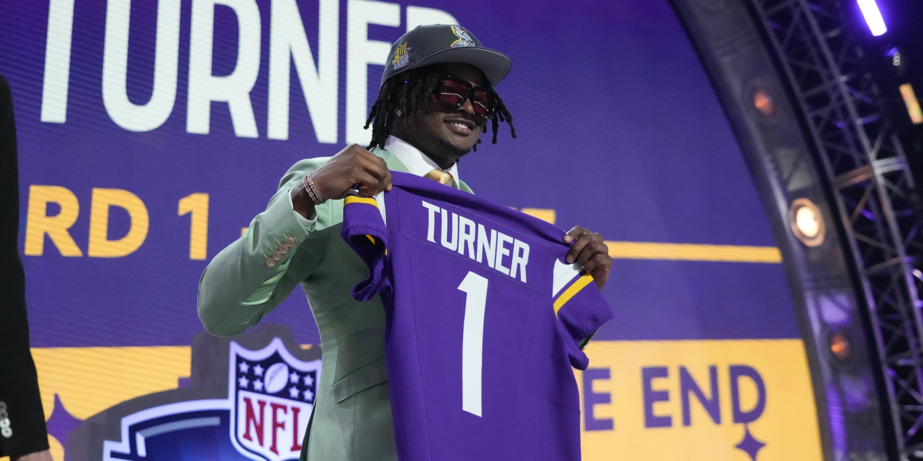 Vikings Select Dallas Turner At No. 17 After Second Trade Up Of Round One